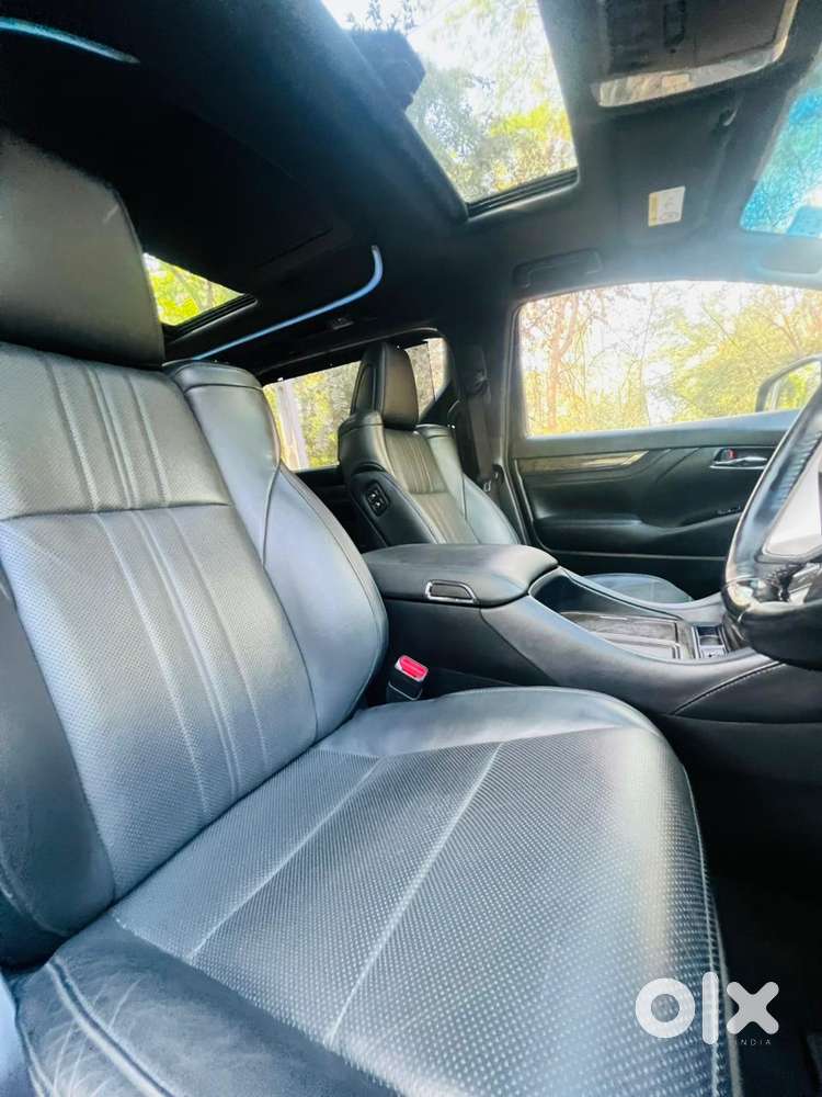 Toyota Vellfire Vip – Executive Lounge, 2021, Petrol