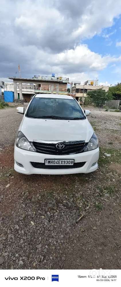 Toyota Innova 2011 Diesel 166000 Km Driven