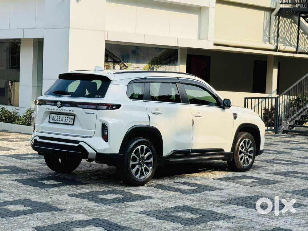 Maruti Suzuki Grand Vitara 1.5 Alpha Smart Hybrid At, 2023, Petrol