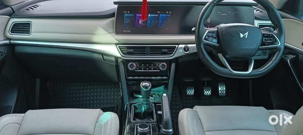 Mahindra Xuv700 2.2 Ax 7 Diesel Mt Luxury Pack Str, 2023, Diesel