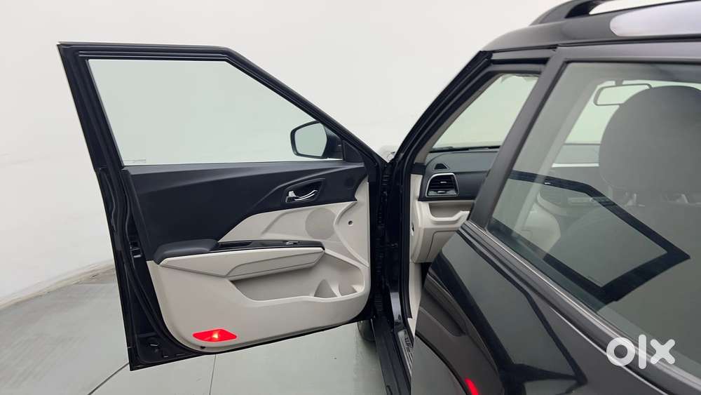 Mahindra Xuv300 W8 Amt Optional Diesel, 2020, Petrol