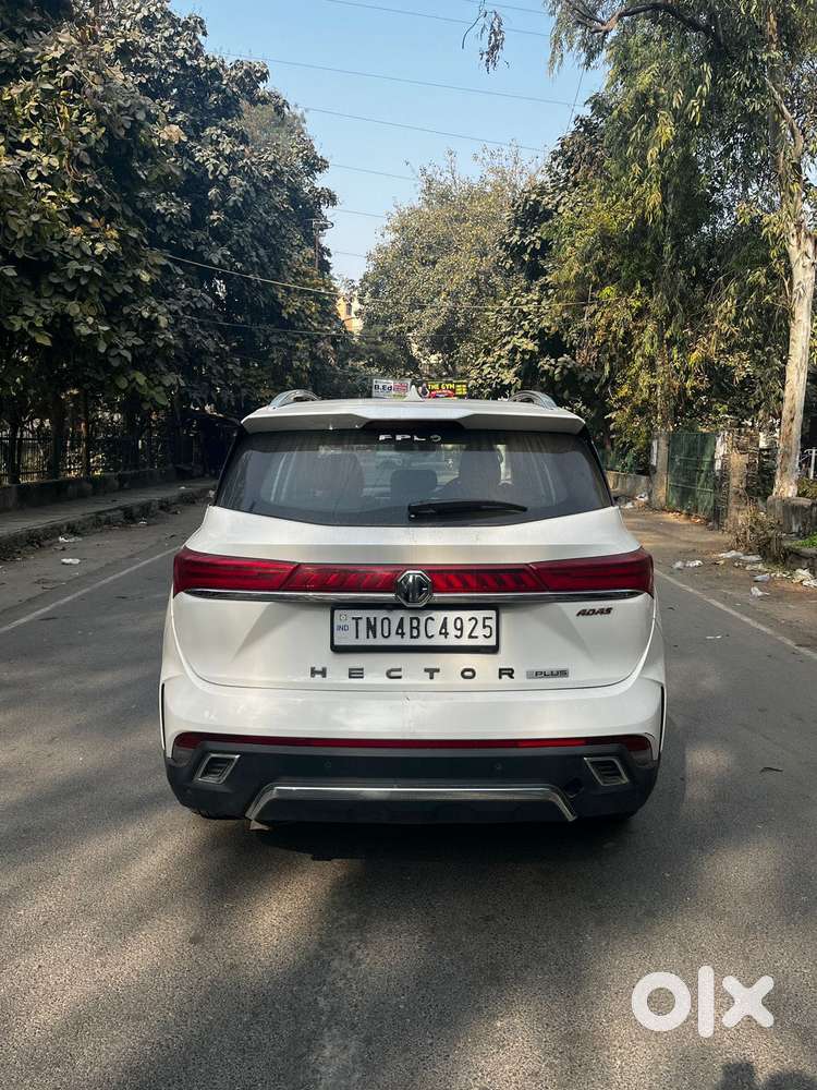 Mg Hector Plus Savvy Pro 1.5 Turbo Petrol Cvt 7 Str Dual Tone, 2023,..