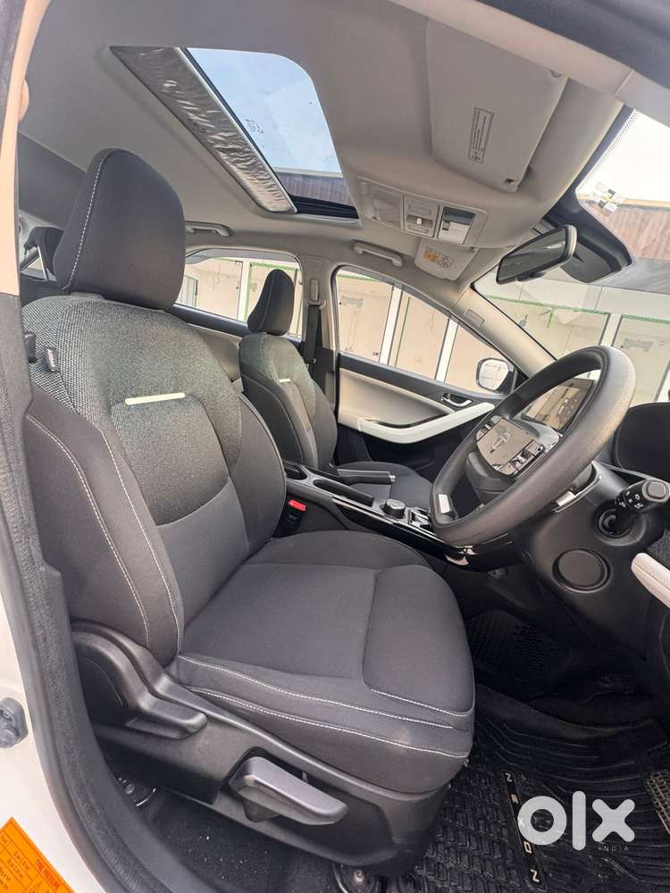 Tata Nexon Creative Plus 1.2 Revotron Petrol 6 Amt Dt, 2024, Petrol