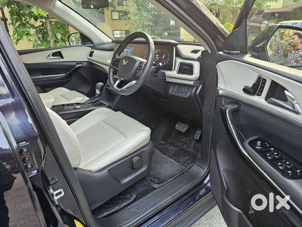 Mahindra Xuv700 2.2 Ax 7 Diesel At Luxury Pack Str, 2024, Diesel