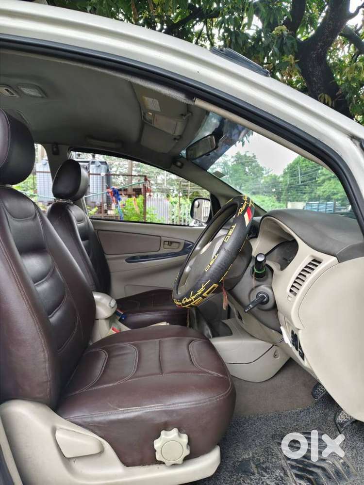 Toyota Innova 2.5 G (diesel) 8 Seater, 2014, Diesel