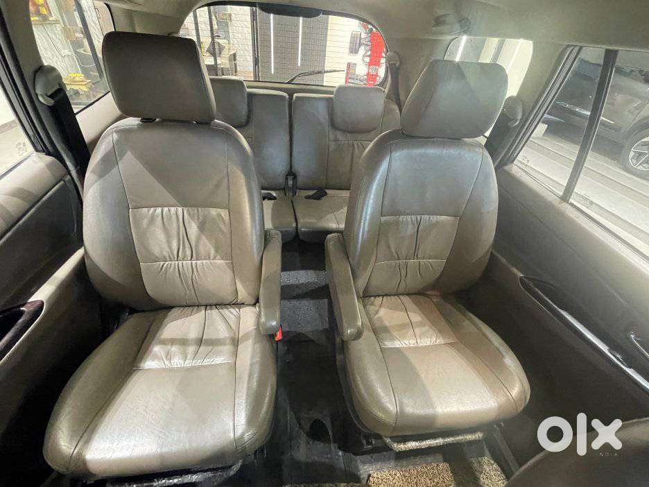 Toyota Innova 2.5 V 8 Str, 2016, Diesel