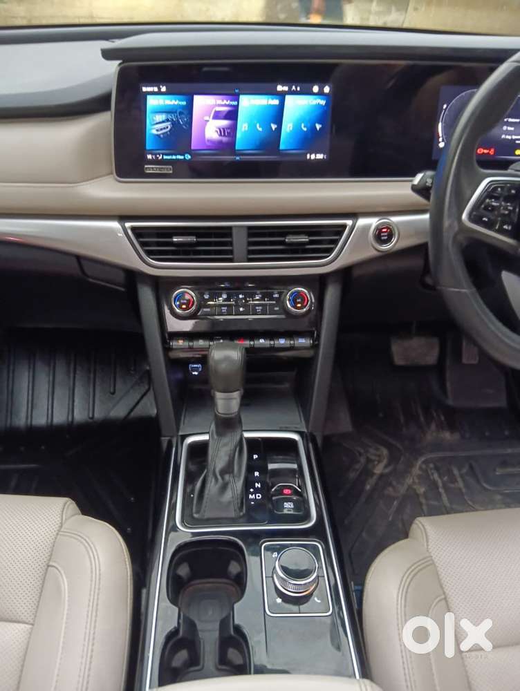 Mahindra Xuv700 2.2 Ax 7 Diesel At Luxury Pack Str, 2022, Diesel
