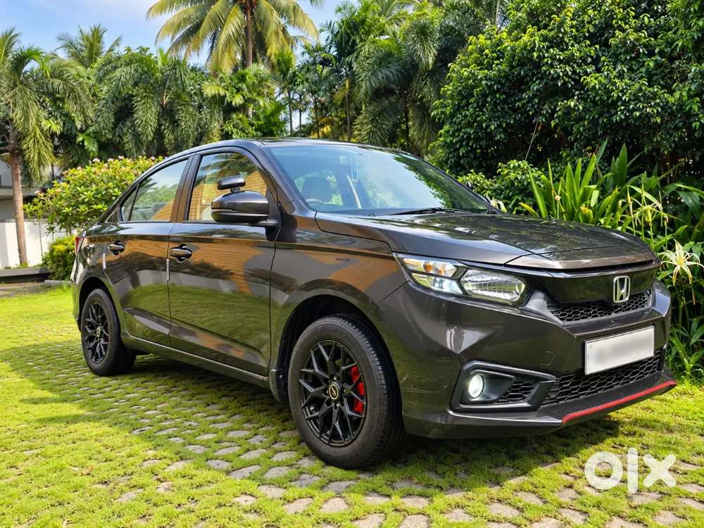 Honda Amaze  Diesel
 Automatic Cvt
 Low Km  High Quality