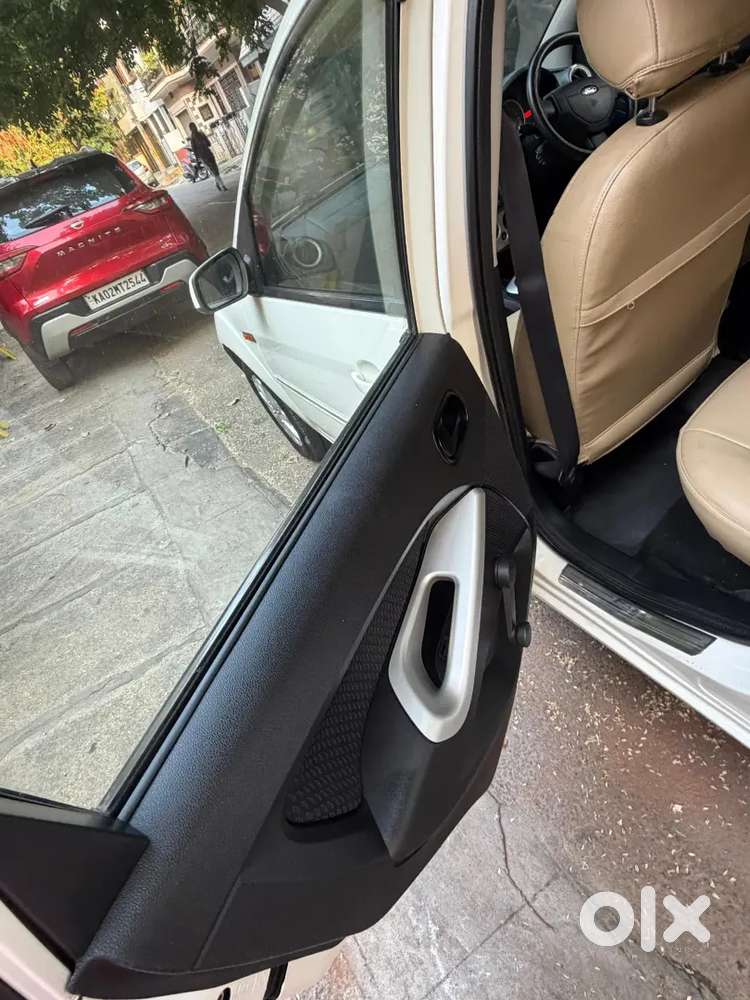 Ford Figo 2013 Diesel 103000 Km Driven.