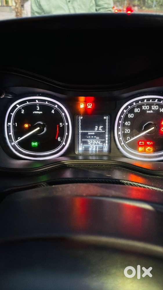 Maruti Suzuki Vitara Brezza Zdi+ Dual Tone Mt, 2017, Diesel