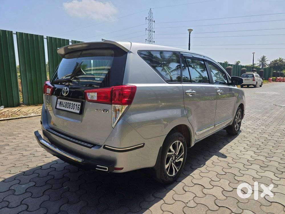 Toyota Innova Crysta 2.4 G Plus Mt 8 Str, 2024, Diesel