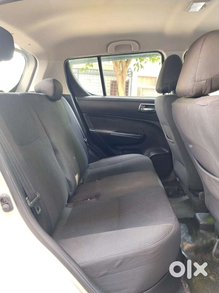 Maruti Suzuki Swift Vxi Optional, 2016, Petrol