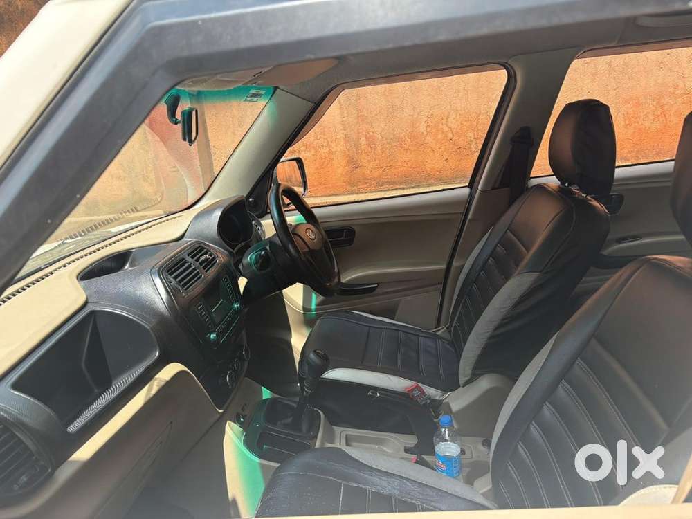 Mahindra Tuv 300 2018