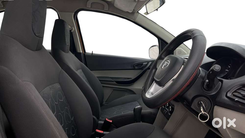 Tata Tiago 1.2 Revotron Xt, 2017, Petrol