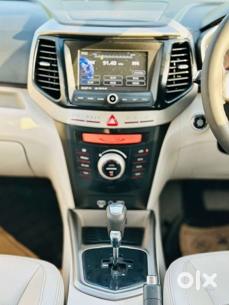 Mahindra Xuv300 W8 (o) 1.5 Diesel Amt, 2019, Diesel