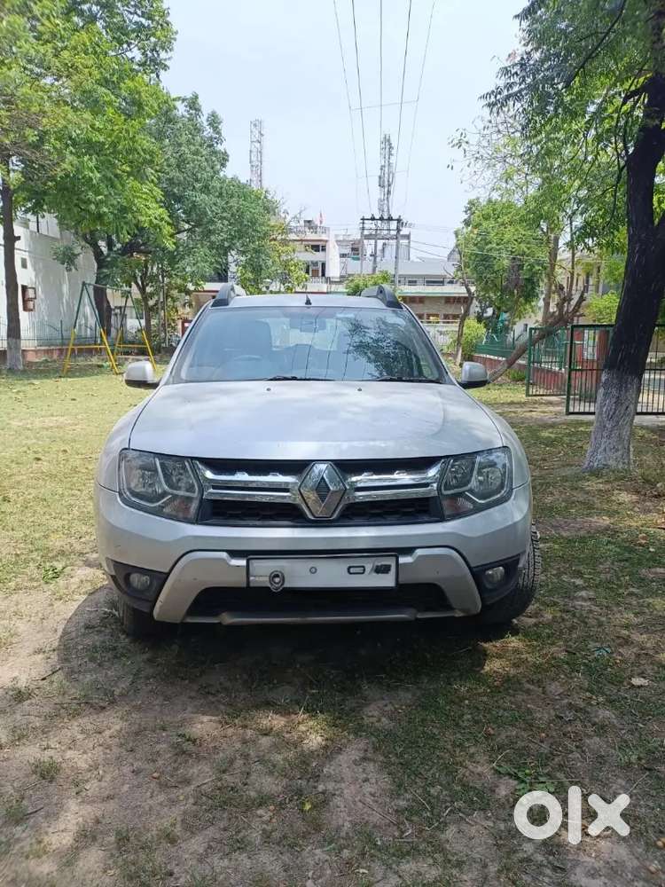 Renault Duster Car