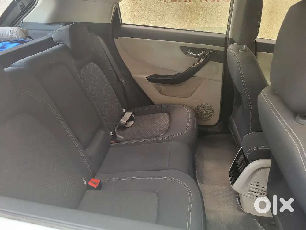 Nexon Petrol Amt With Sunroof 2022 Modle
