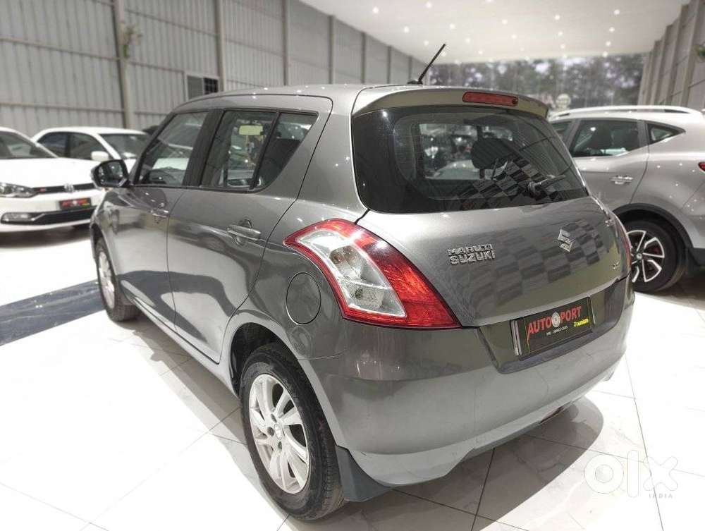 Maruti Suzuki Swift Vvt Zxi, 2012, Petrol