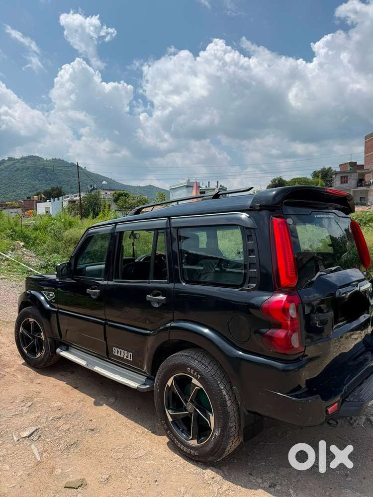 Mahindra Scorpio Classic 2021 Diesel Manual
