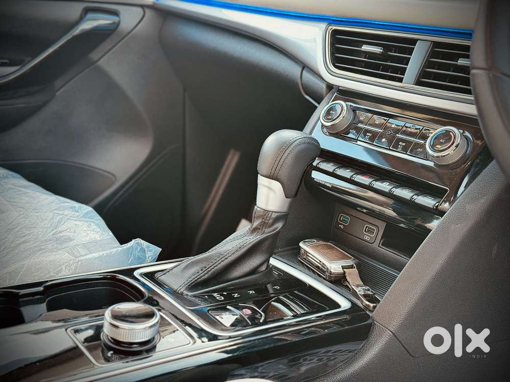 Mahindra Xuv700 2.2 Ax 7 Diesel At Luxury Pack Str, 2024, Diesel