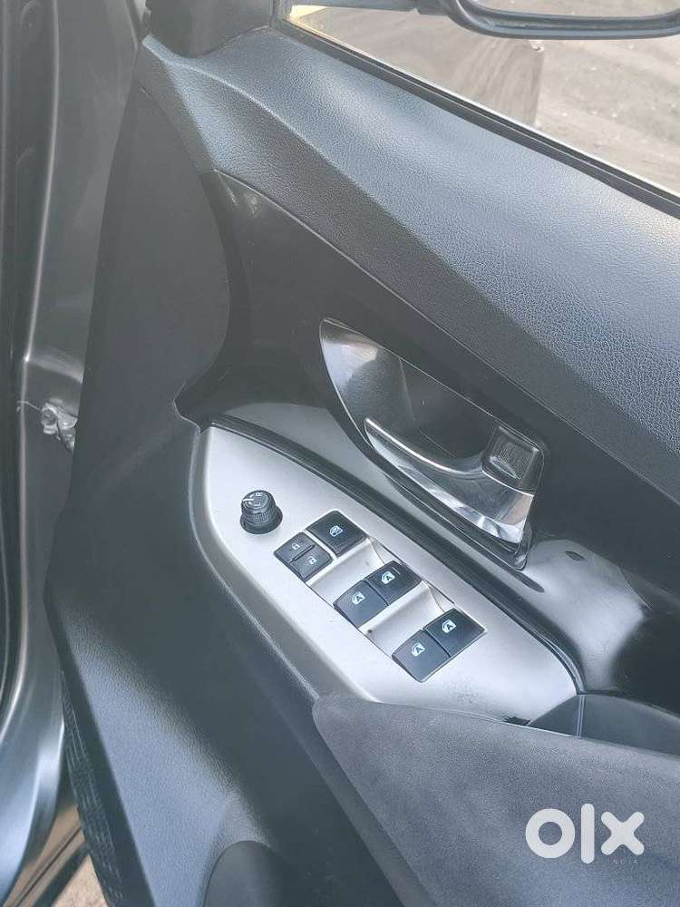 Toyota Innova Crysta 2.7 V, 2017, Diesel