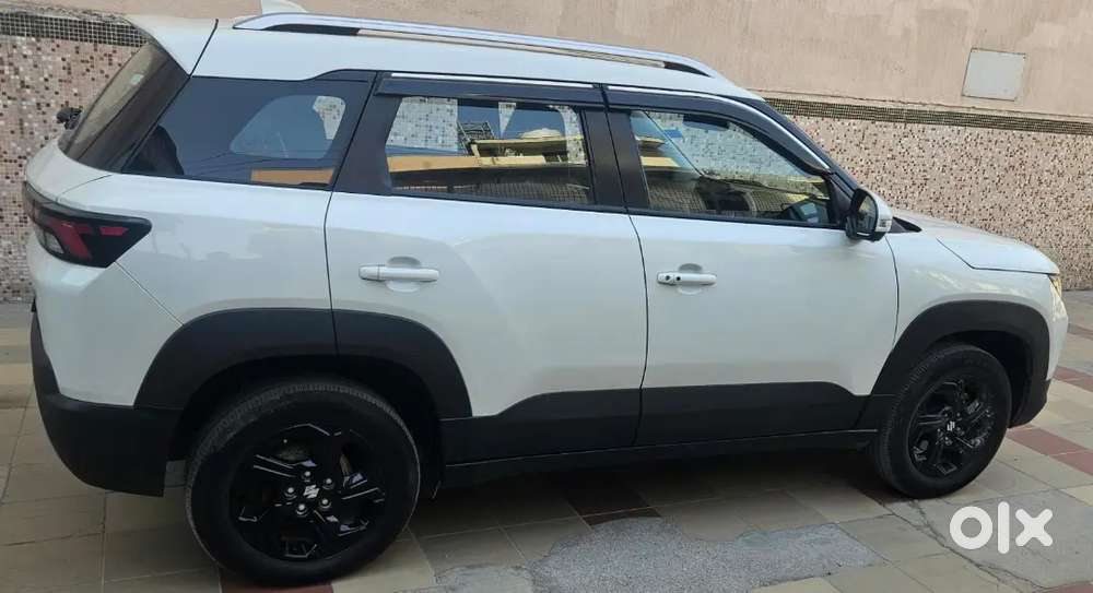 Maruti Brezza Zxi 2024