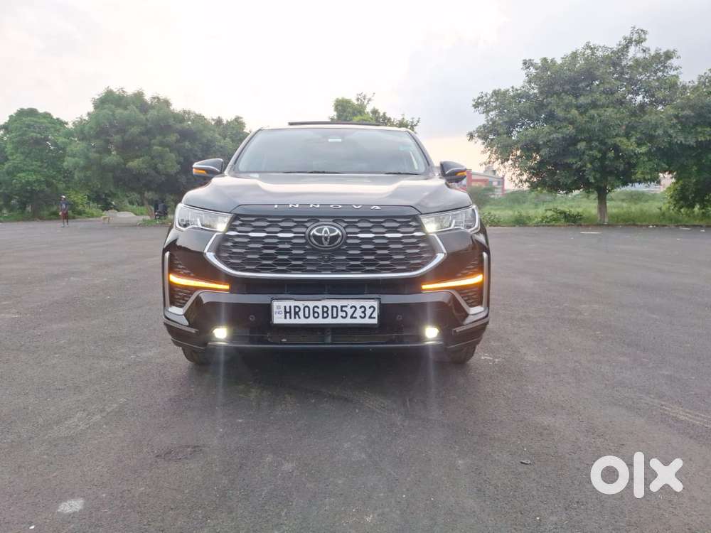 Toyota Innova Hycross 2.0 Zx (o) Hybrid 7 Str, 2023, Petrol