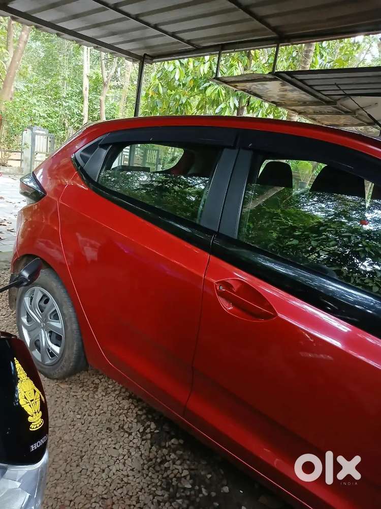 Tata Altroz 1.2 Plus Petrol 2023