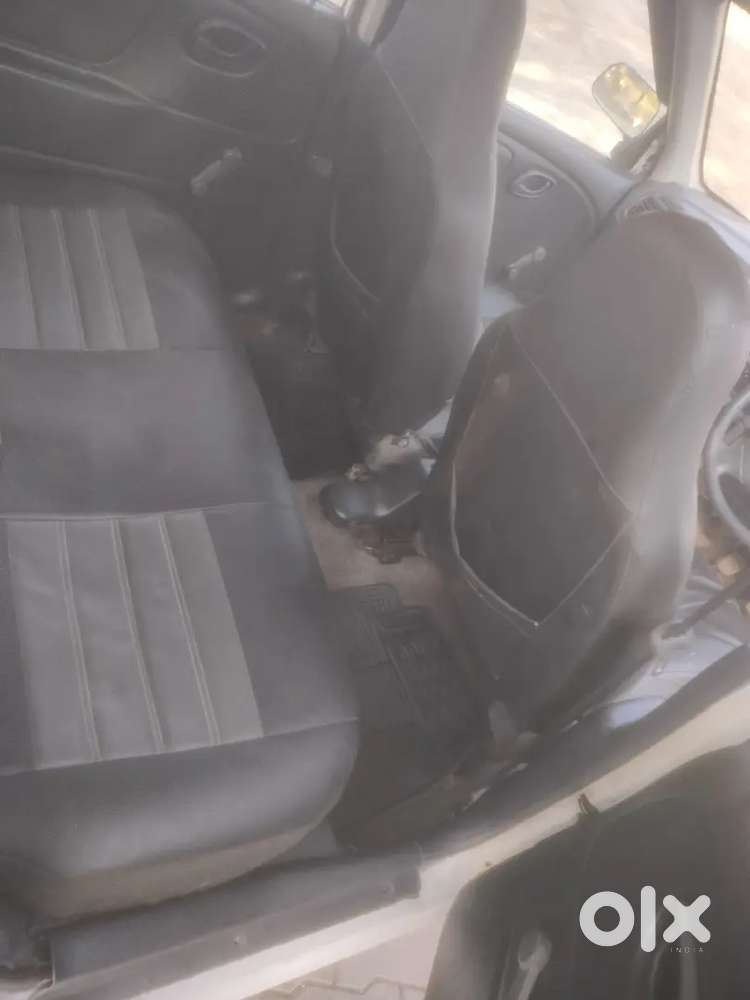 ऑल्टो Lxi फ्रेश कंडीशन Cng कार्ड पर भी चढ़ा है