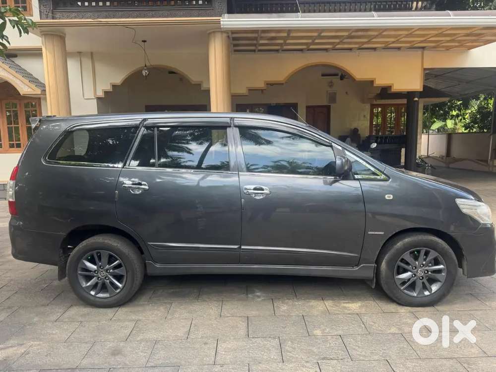 Toyota Innova 2.5 2015