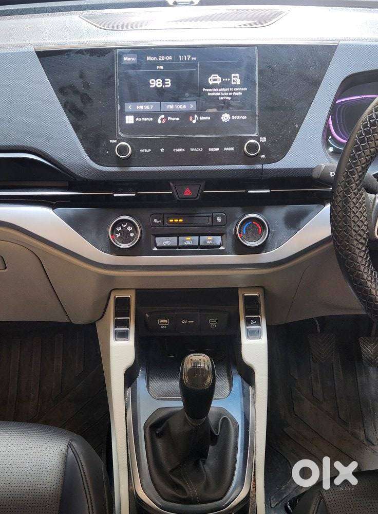 Kia Carens G 1.5 6mt Premium (o) 7-seater, 2024, Diesel