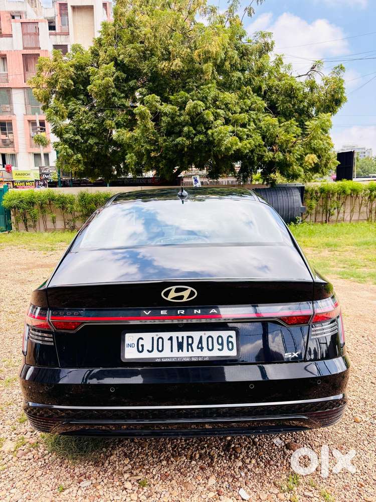 Hyundai Verna 1.5 Sx Ivt, 2024, Petrol