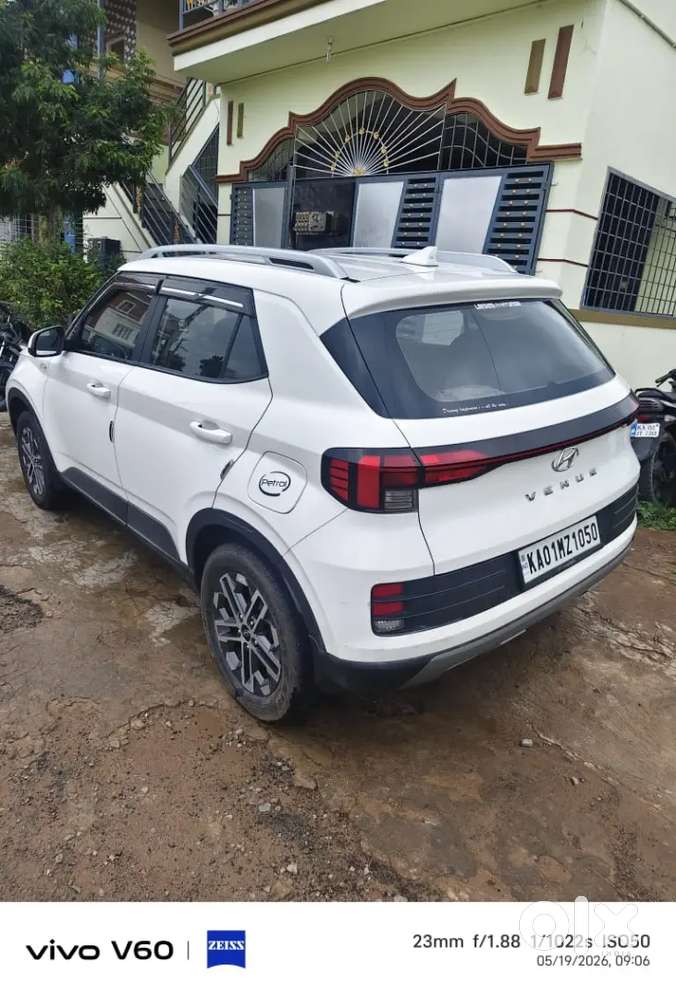 Very Good Condition New Tyres Showroom Maintained Goodmilage Fresh Ins