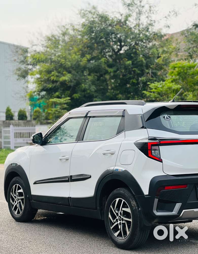 Mahindra Xuv 3xo Ax5 Ds Mt, 2025, Diesel
