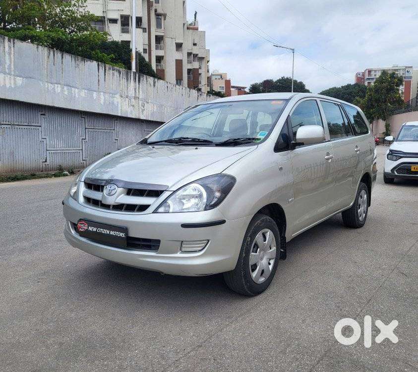 Toyota Innova 2.0 G (petrol) 8 Seater Bs Iv, 2005, Petrol