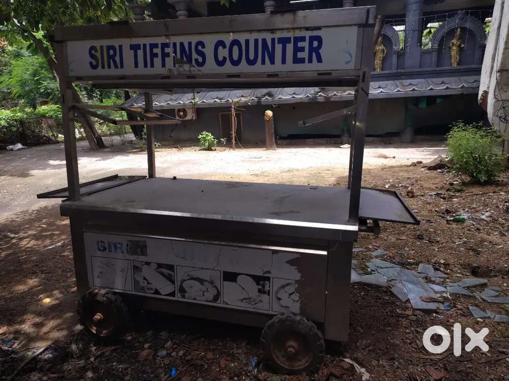 Tiffin center stall counter