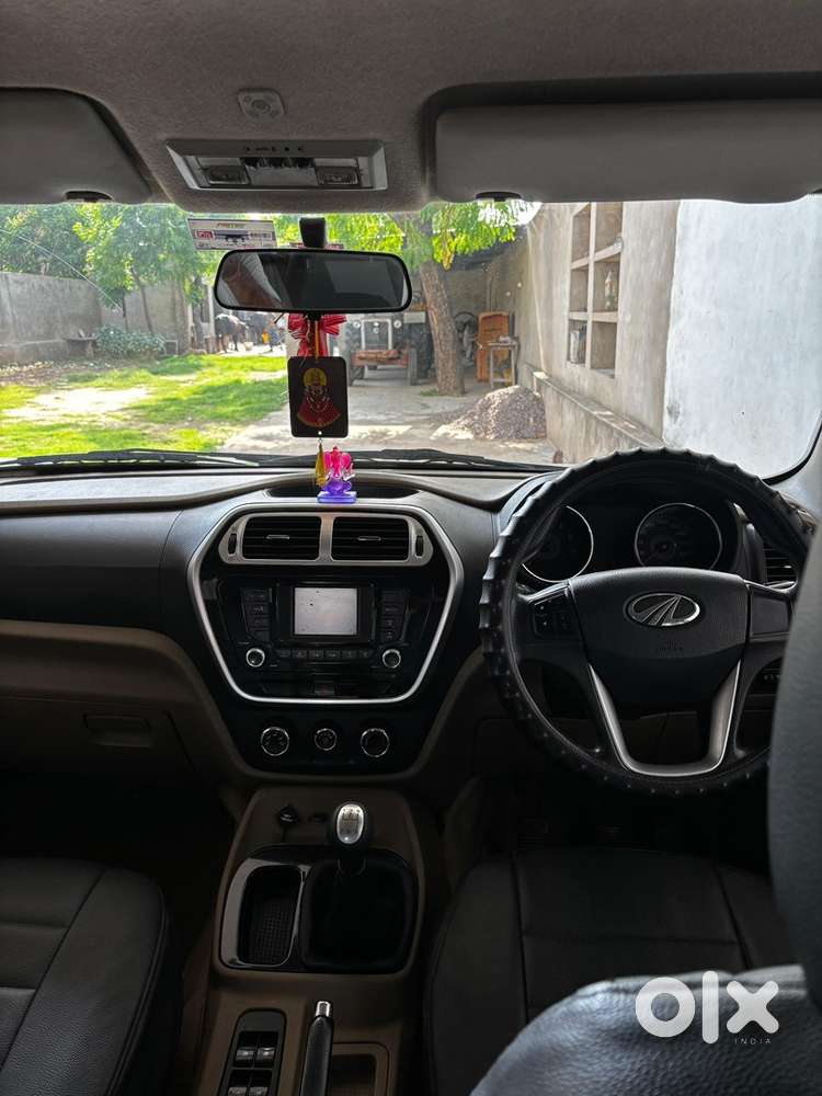 Mahindra Tuv 300 2017