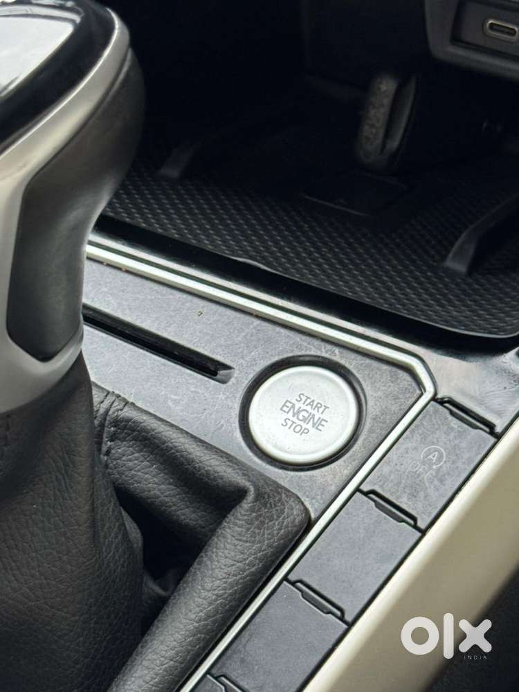 Volkswagen Virtus 1.0 Topline Tsi At, 2023, Petrol