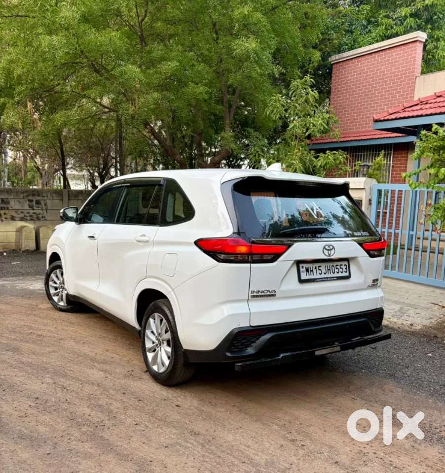 Toyota Innova Hycross 2.0 Vx Hybrid 7 Str, 2023, Petrol