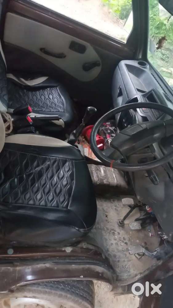 Piyaje 700 Hollywood Good Condition Gadi