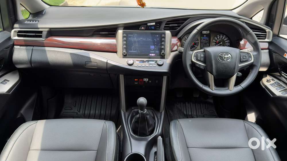 Toyota Innova Crysta 2.4 Z 7 Str, 2025, Diesel