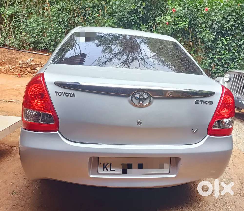 Toyota Etios 2011 Petrol Good Condition , Company Service