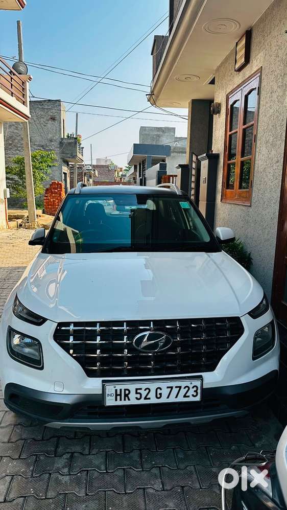 Hyundai Venue Petrol 2021