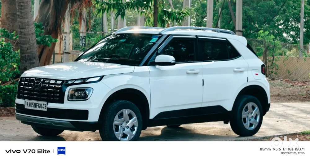 Hyundai Venue 2022 Petrol 19000 Km Driven