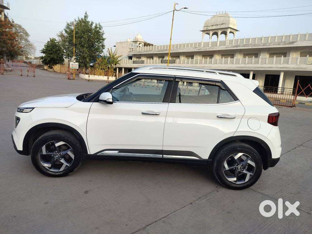 Hyundai Venue Sx (o) Mt 1.5 Diesel, 2021, Diesel
