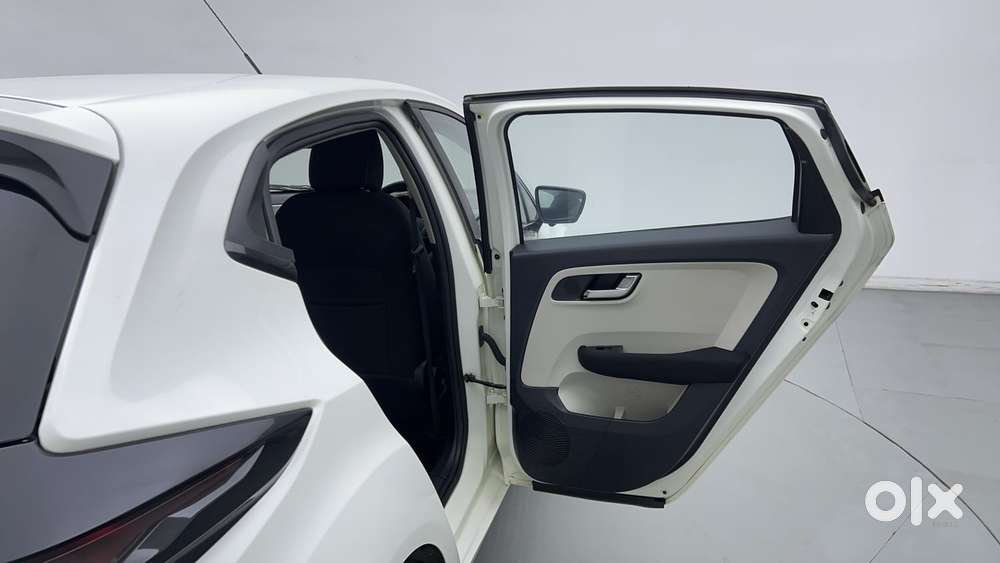 Tata Altroz Xz, 2023, Petrol