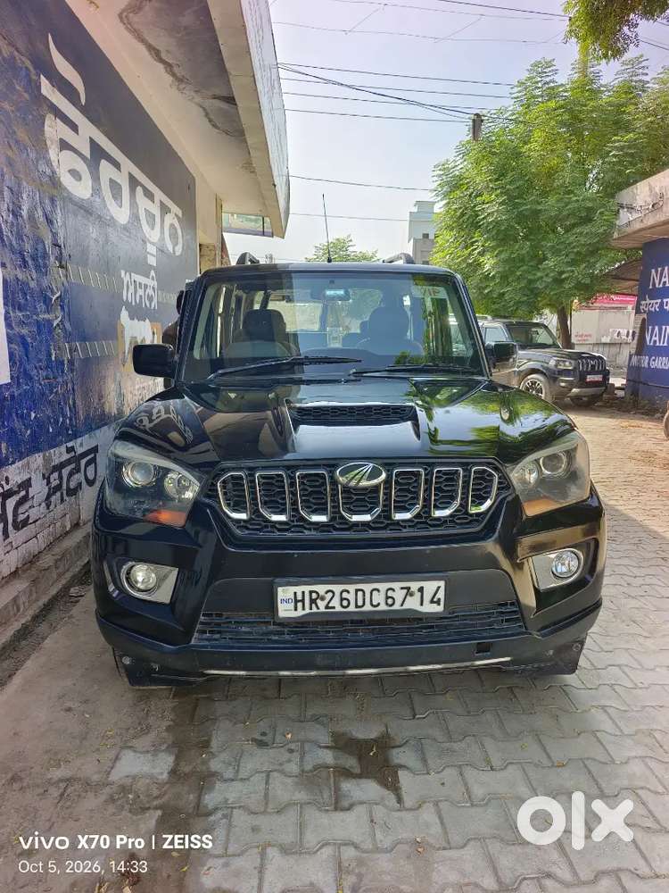 Mahindra Scorpio S6 Plus 2017 Diesel Manual