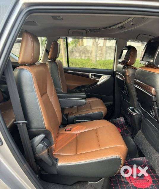 Toyota Innova Crysta 2.8z Automatic, 2017, Diesel