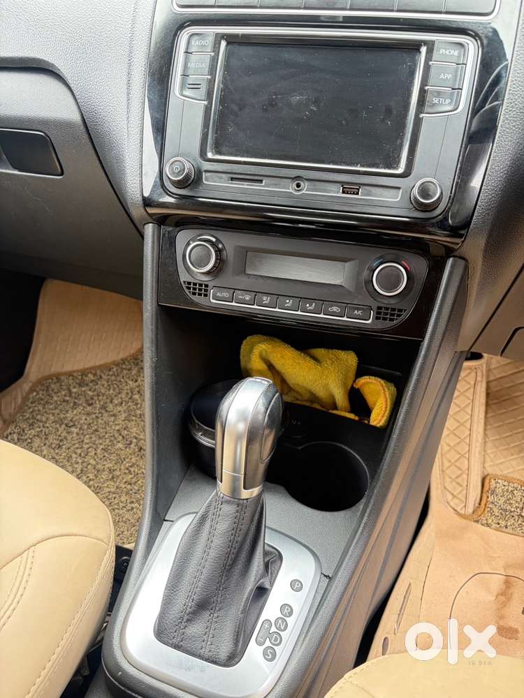 Volkswagen Polo Petrol 2019
