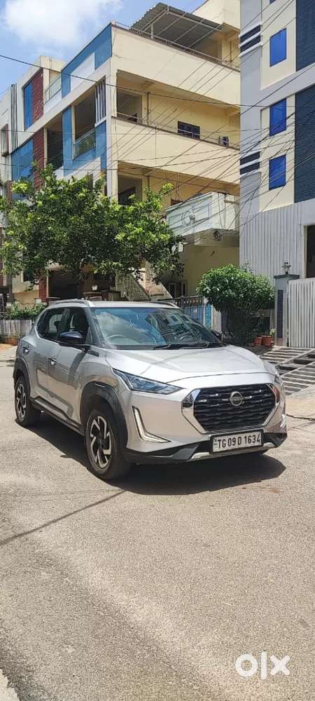 Nissan Magnite 1.0 Xv Premium, 2024, Petrol